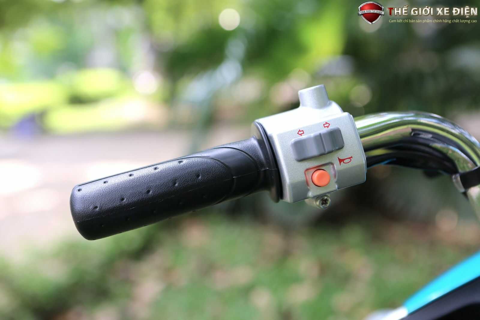 Xe ga 50cc Elite SYM Trắng Đỏ/Trắng Xanh