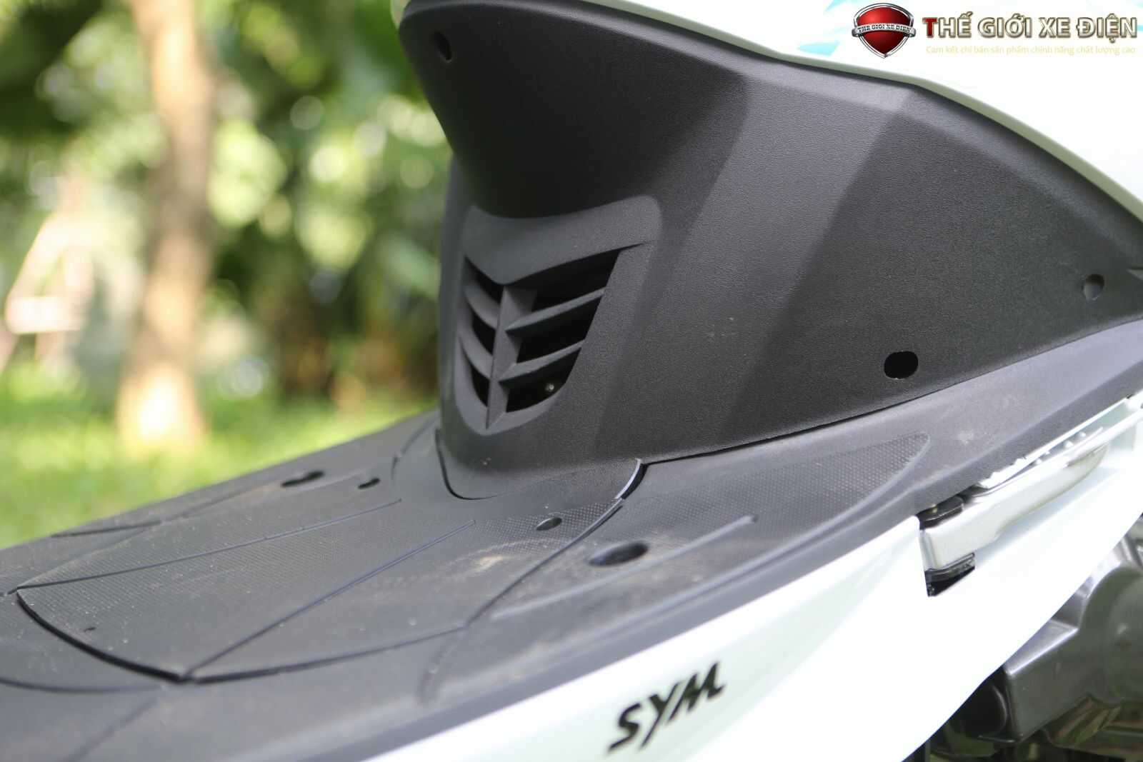 Xe ga 50cc Elite SYM Trắng Đỏ/Trắng Xanh