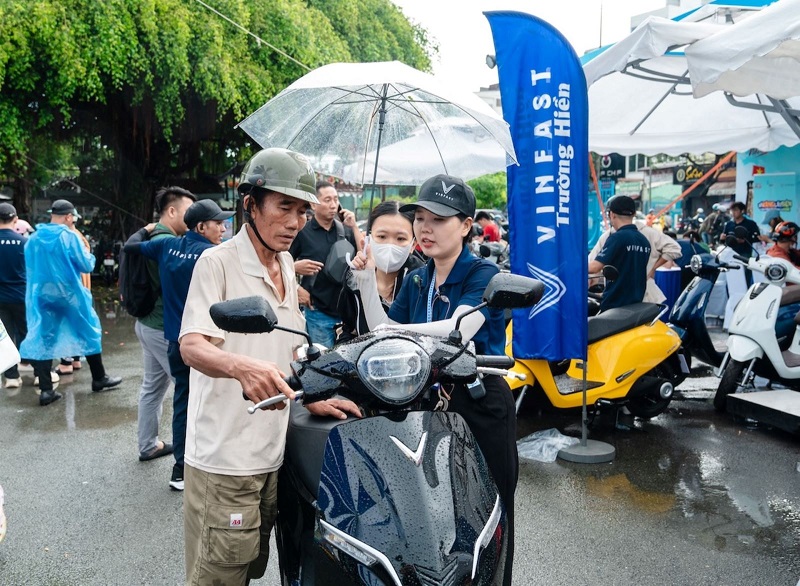 Làm thế nào để người dân dễ dàng thực hiện thủ tục đổi đổi xe máy sang xe điện? Làm thế nào để người dân dễ dàng thực hiện thủ tục đổi đổi xe máy sang xe điện?