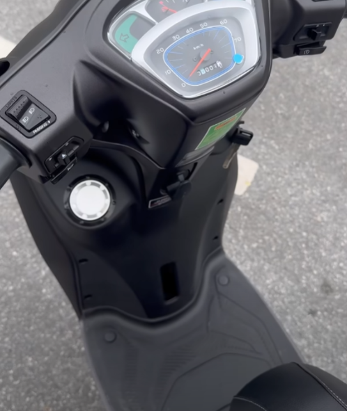 Xe Ga 50cc KYMCO Candy Hermosa X&aacute;m/Đen Nh&aacute;m