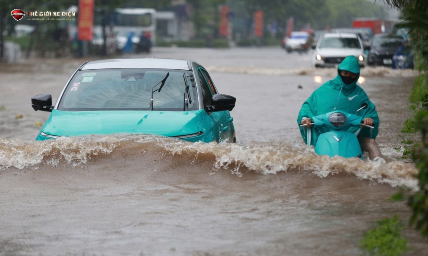 Mùa mưa bão sắp đến, liệu xe máy điện có đỡ 