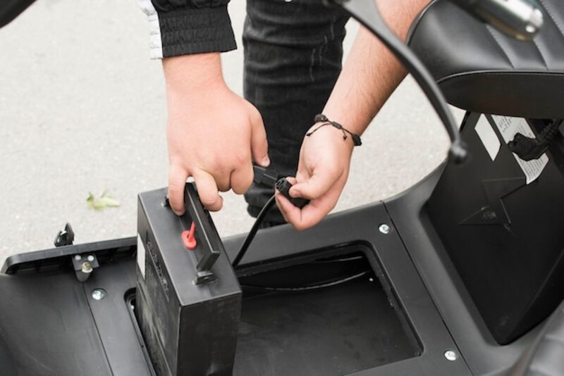 Pin xe điện cần được để nguội trước khi sạc để đảm bảo an toàn